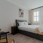 арбанашко село Hotel *