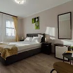арбанашко село Hotel *