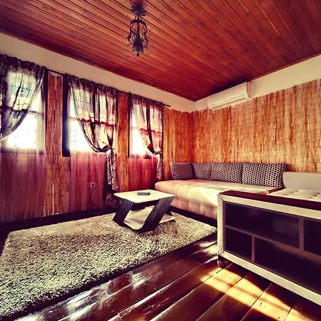 Pensionat Complex Arbanashki Style-panoramic View With Summer And Winter Terrace, Jacuzzi, Sauna, Children's And Adult Area With Cinema Summer *