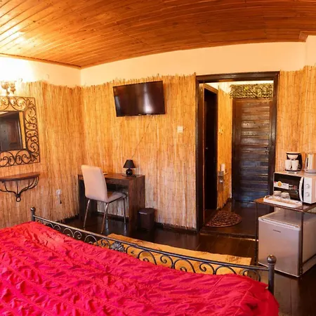 Pensionat Complex Arbanashki Style-panoramic View With Summer And Winter Terrace, Jacuzzi, Sauna, Children's And Adult Area With Cinema Summer Arbanasi