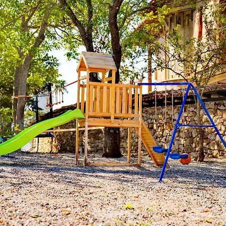 Pensionat Complex Arbanashki Style-panoramic View With Summer And Winter Terrace, Jacuzzi, Sauna, Children's And Adult Area With Cinema Summer *
