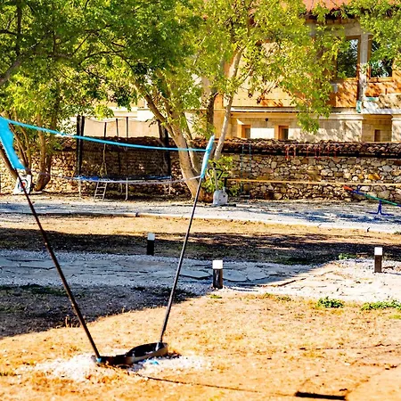 Complex Arbanashki Style-panoramic View With Summer And Winter Terrace, Jacuzzi, Sauna, Children's And Adult Area With Cinema Summer Pensionat Arbanasi
